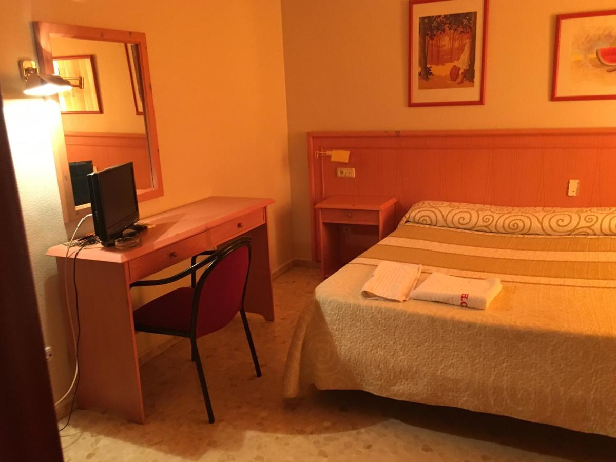 Hostal Carlos III El Ejido Zewnętrze zdjęcie