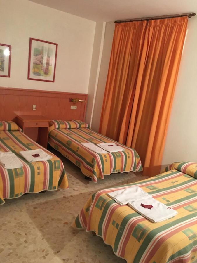 Hostal Carlos III El Ejido Zewnętrze zdjęcie