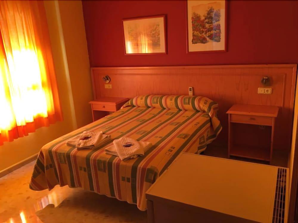 Hostal Carlos III El Ejido Zewnętrze zdjęcie